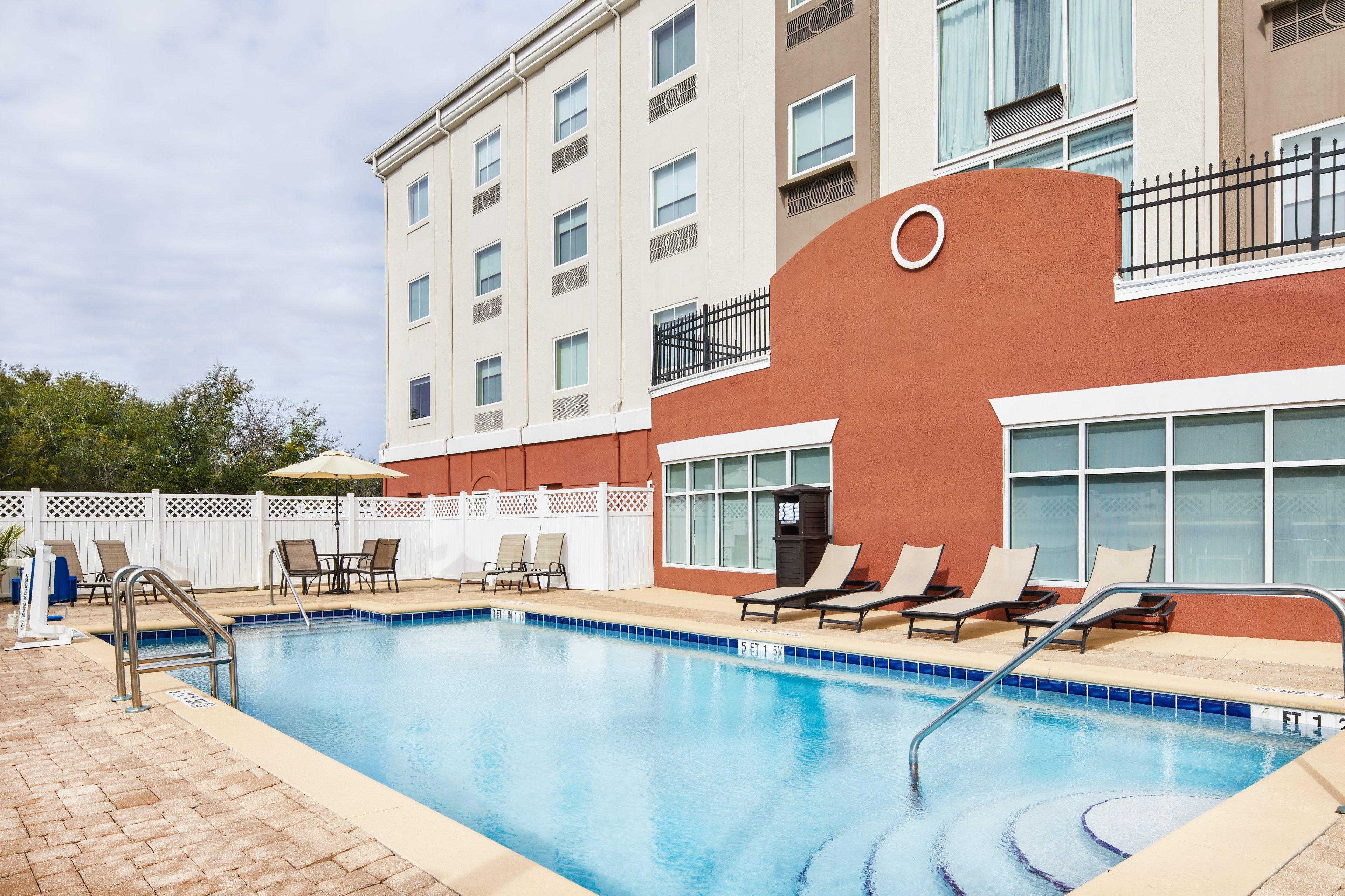 Hotel Holiday Express Northwest By Ihg 2*